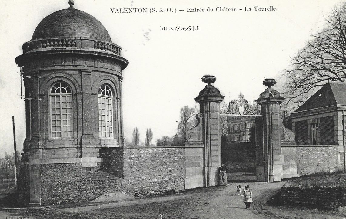 Entrée du château de la Tourelle face tour 3, Valenton