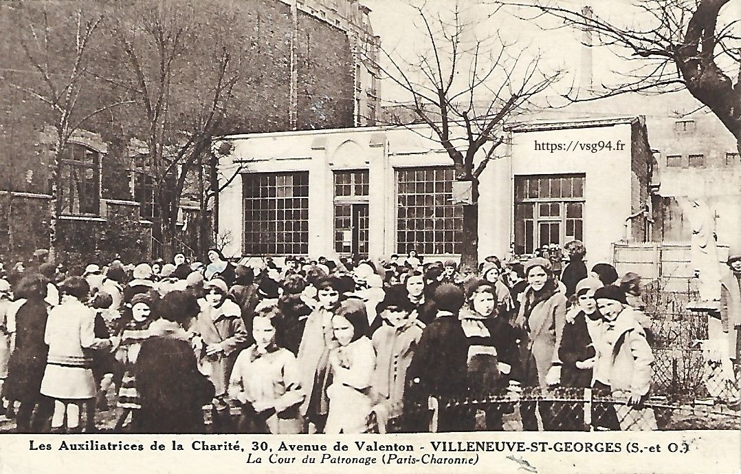 La cour du patronage