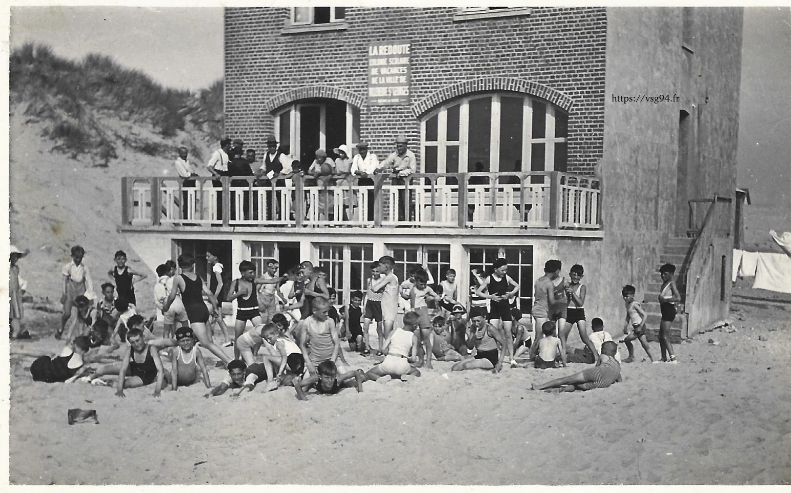 Perspective extérieure de la colonie de Quend-Plage et du bâtiment La Redoute