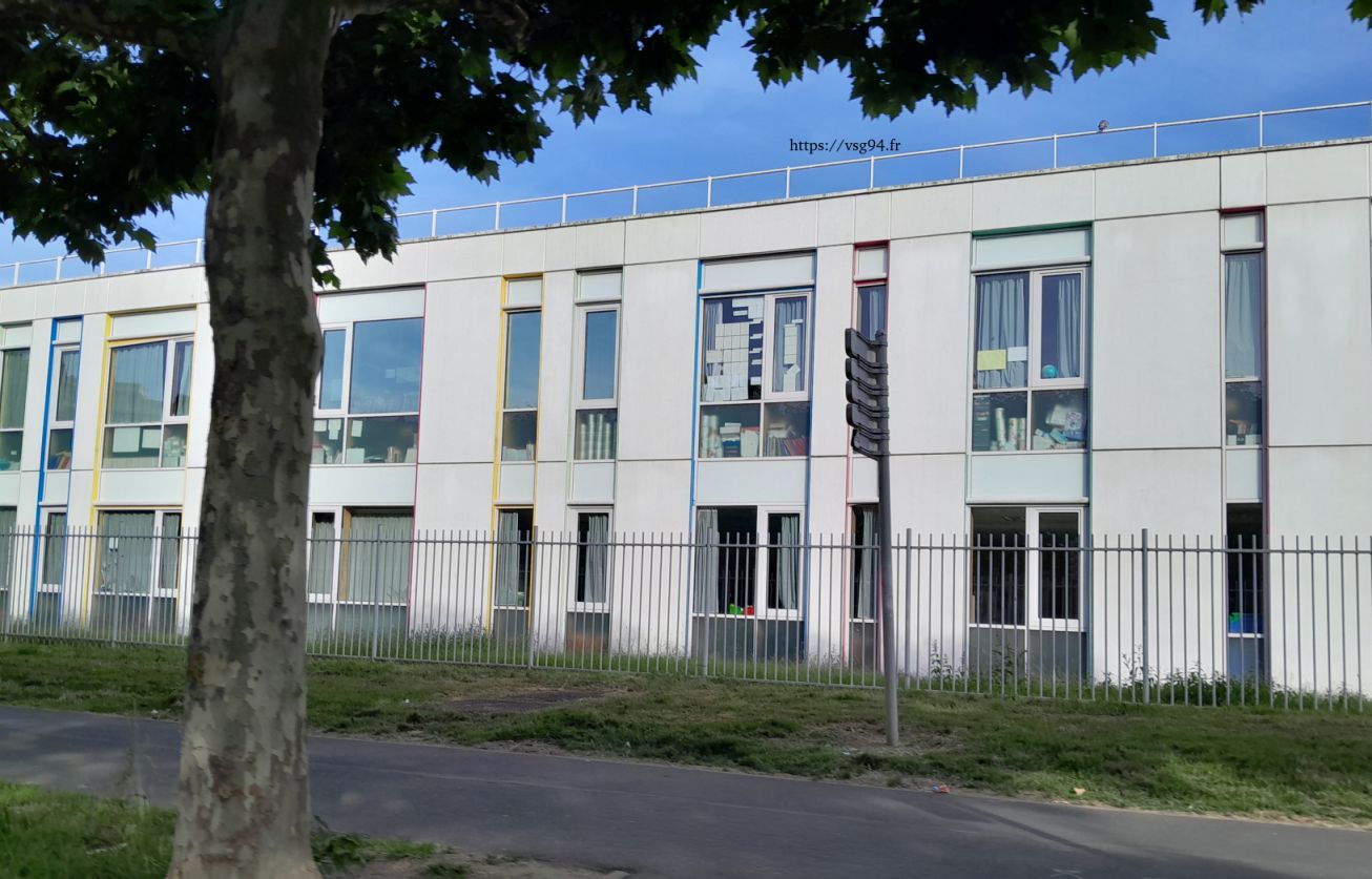 Perspective sur les accès de l'école Anne Sylvestre depuis l'avenue John Fitzgerald Kennedy