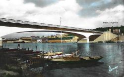 Photo du pont prise depuis Villeneuve le Roi
