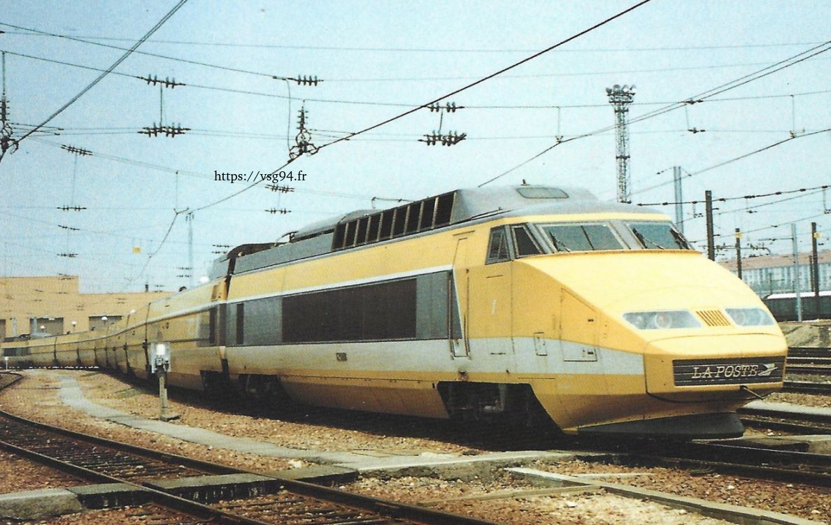 Rame numéro 1 du TGV Postal dédiée au transport du fret de La Poste en 1995