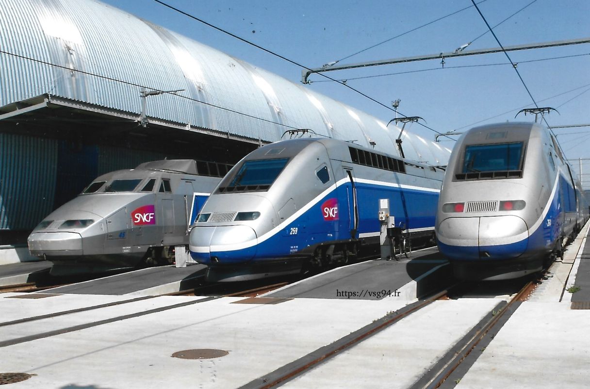 3 TGV : 45, 259 et 264 le 8 juin 2005 à Villeneuve Saint-Georges