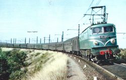 2D2-9100 remorquant le train 20 à Villeneuve Saint-Georges